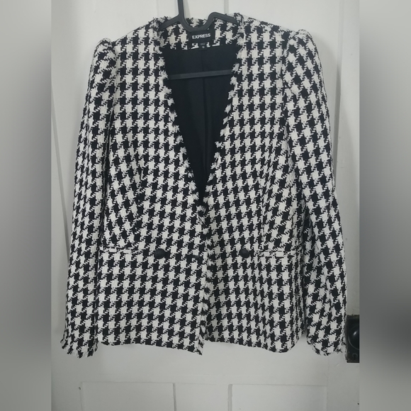 Express Women's Black/ White Fringe Houndstooth Button Blazer Size XS (B) - Picture 2 of 10